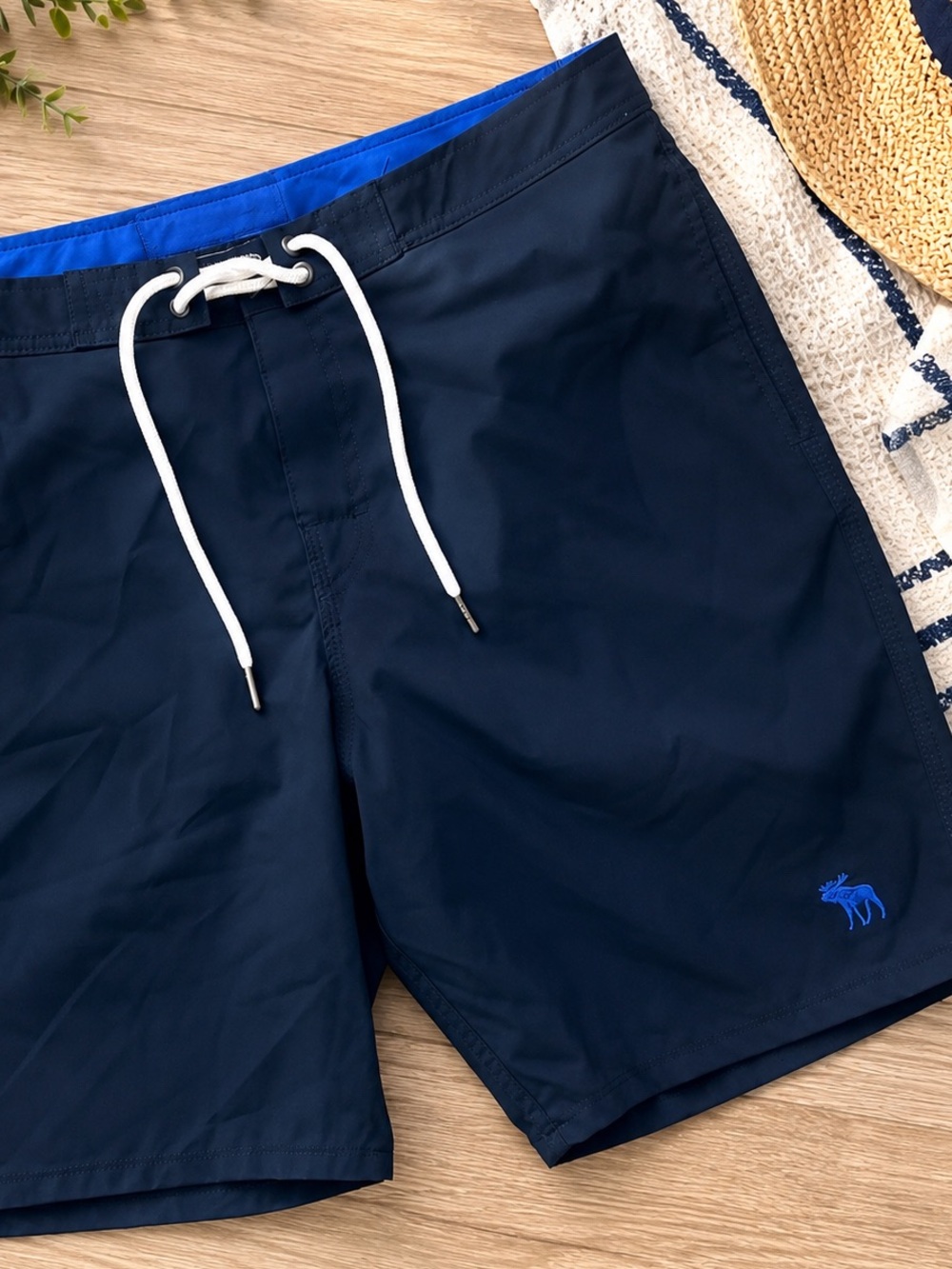 NWT Abercrombie & Fitch men's board shorts size 29